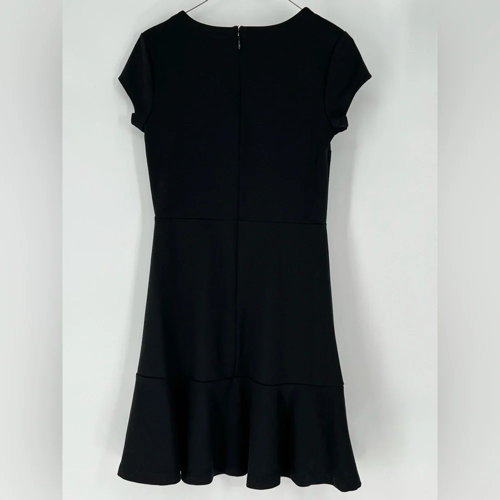 GAP LITTLE BLACK DRESS WITH‎ CAP SLEEVES AND BACK ZIPPER, CUTE AND CASUAL - Picture 4 of 10